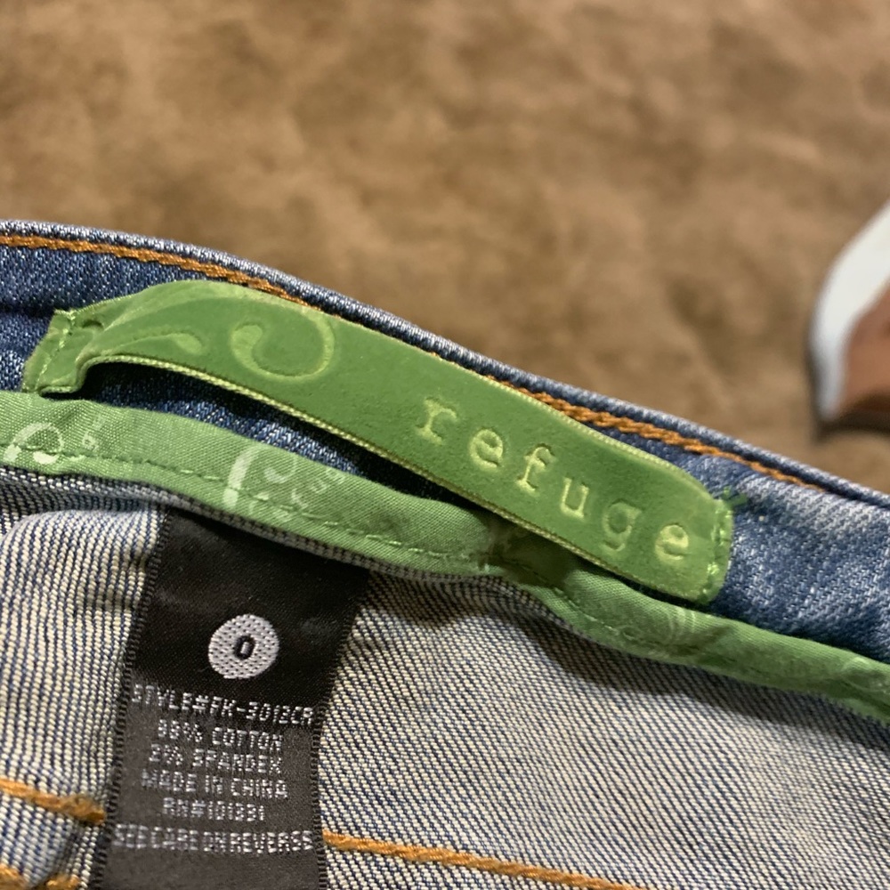 Capris - Picture 3 of 3